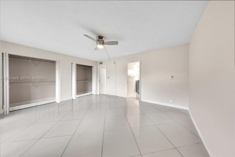 Condominio en venta en Coconut Creek, Florida, 1 dormitorio, 74.14 m2 № 2066015 - foto 19