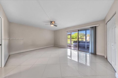 Condominio en venta en Coconut Creek, Florida, 1 dormitorio, 74.14 m2 № 2066015 - foto 16