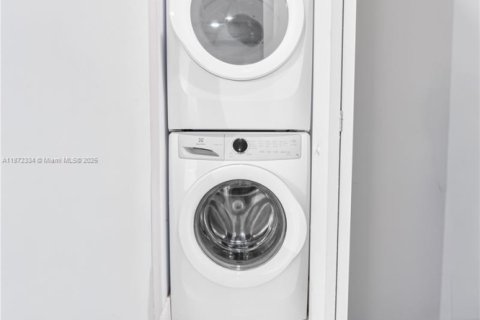 Купить кондоминиум в Норт-Майами-Бич, Флорида 2 спальни, 103.59м2, № 1925528 - фото 17