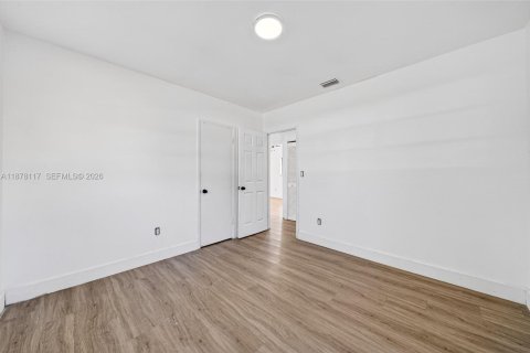 Casa en venta en Miami Gardens, Florida, 4 dormitorios, 134.24 m2 № 1923241 - foto 19