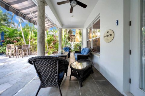 Casa en venta en Tampa, Florida, 4 dormitorios, 309.92 m2 № 1754980 - foto 25