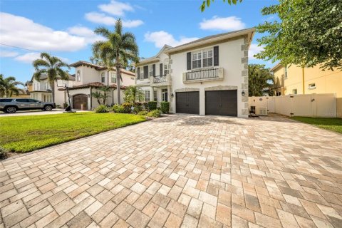 Casa en venta en Tampa, Florida, 4 dormitorios, 309.92 m2 № 1754980 - foto 2