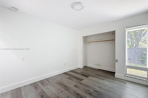 Купить виллу или дом в Купер-Сити, Флорида 5 спален, 223.15м2, № 1790207 - фото 28