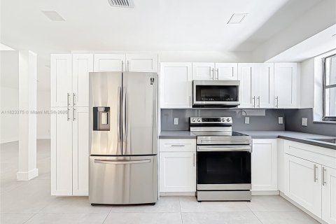 Купить виллу или дом в Купер-Сити, Флорида 5 спален, 223.15м2, № 1790207 - фото 15