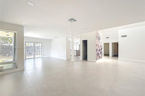 Купить виллу или дом в Купер-Сити, Флорида 5 спален, 223.15м2, № 1790207 - фото 19