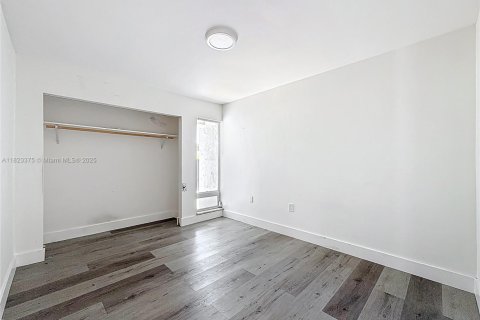 Купить виллу или дом в Купер-Сити, Флорида 5 спален, 223.15м2, № 1790207 - фото 29
