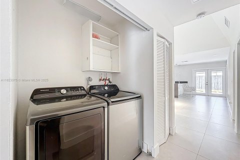Купить виллу или дом в Купер-Сити, Флорида 5 спален, 223.15м2, № 1790207 - фото 30