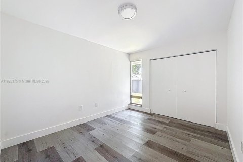 Купить виллу или дом в Купер-Сити, Флорида 5 спален, 223.15м2, № 1790207 - фото 27