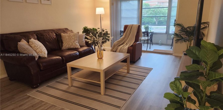 Condo in Plantation, Florida, 1 bedroom № 1848743