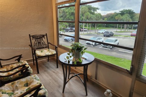 Condo in Plantation, Florida, 1 bedroom  № 1848743 - photo 7