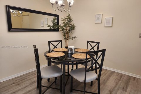 Condo in Plantation, Florida, 1 bedroom  № 1848743 - photo 9