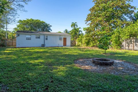 House in Lauderhill, Florida 2 bedrooms, 83.61 sq.m. № 2430221 - photo 20