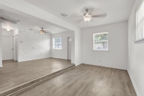 House in Lauderhill, Florida 2 bedrooms, 83.61 sq.m. № 2430221 - photo 10