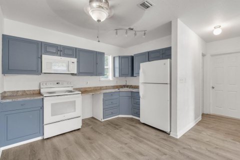 House in Lauderhill, Florida 2 bedrooms, 83.61 sq.m. № 2430221 - photo 6