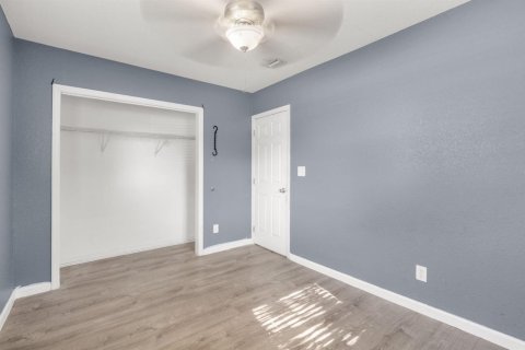 House in Lauderhill, Florida 2 bedrooms, 83.61 sq.m. № 2430221 - photo 14