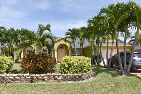 Villa ou maison à Port St. Lucie, Floride 4 chambres, 207.73 m2 № 2292536