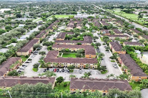 Touwnhouse à vendre à Miramar, Floride: 2 chambres, 104.05 m2 № 1945493 - photo 3