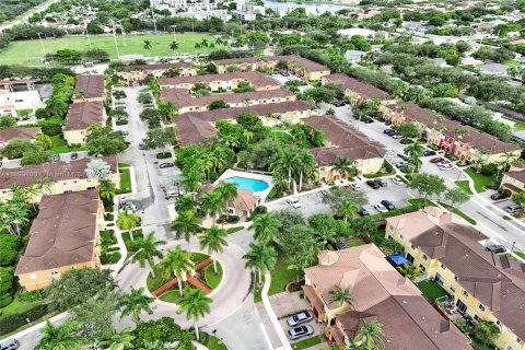 Townhouse in Miramar, Florida 2 bedrooms, 104.05 sq.m. № 1945493 - photo 28