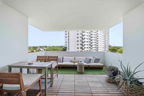 Condominio en venta en Fort Lauderdale, Florida, 2 dormitorios, 130.25 m2 № 2174248 - foto 17