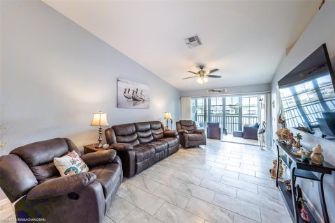 Condominio en alquiler en Lake Suzy, Florida, 3 dormitorios, 125.23 m2 № 1424184 - foto 11