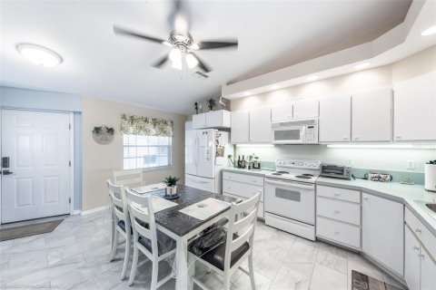 Condominio en alquiler en Lake Suzy, Florida, 3 dormitorios, 125.23 m2 № 1424184 - foto 4