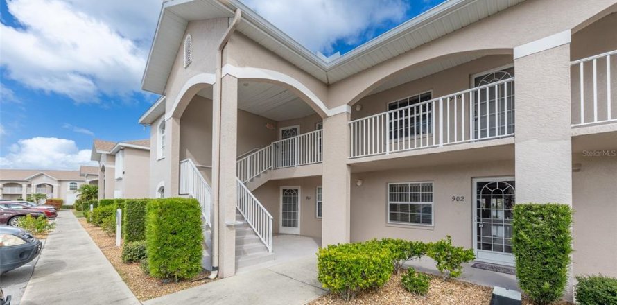 Condominio en Lake Suzy, Florida, 3 dormitorios № 1424184