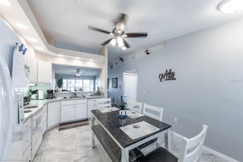 Condominio en alquiler en Lake Suzy, Florida, 3 dormitorios, 125.23 m2 № 1424184 - foto 8