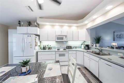 Condominio en alquiler en Lake Suzy, Florida, 3 dormitorios, 125.23 m2 № 1424184 - foto 5