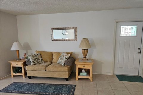 Copropriété à louer à Sun City Center, Floride: 2 chambres, 93.65 m2 № 2400422 - photo 6