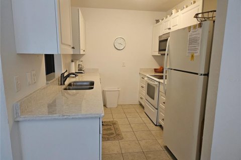 Copropriété à louer à Sun City Center, Floride: 2 chambres, 93.65 m2 № 2400422 - photo 12