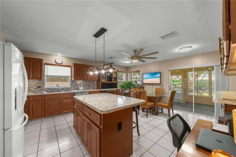 Villa ou maison à vendre à Beverly Hills, Floride: 3 chambres, 188.87 m2 № 2419073 - photo 2