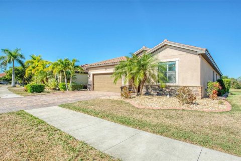 House in Venice, Florida 3 bedrooms, 189.06 sq.m. № 2094421