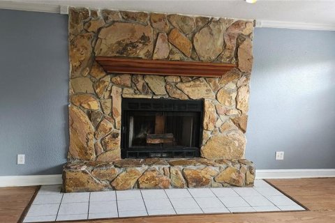 Casa en alquiler en Brandon, Florida, 3 dormitorios, 130.16 m2 № 2117043 - foto 4