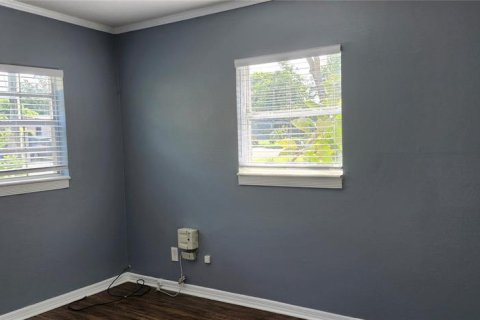 Casa en alquiler en Brandon, Florida, 3 dormitorios, 130.16 m2 № 2117043 - foto 9