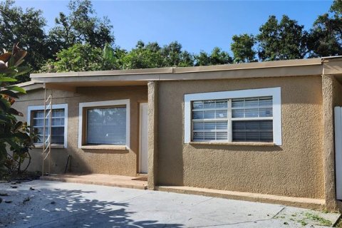 Casa en alquiler en Brandon, Florida, 3 dormitorios, 130.16 m2 № 2117043 - foto 2