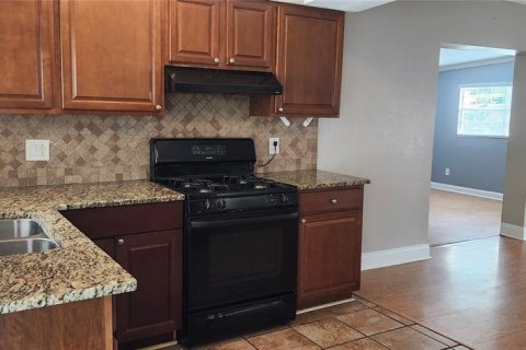 Casa en alquiler en Brandon, Florida, 3 dormitorios, 130.16 m2 № 2117043 - foto 13