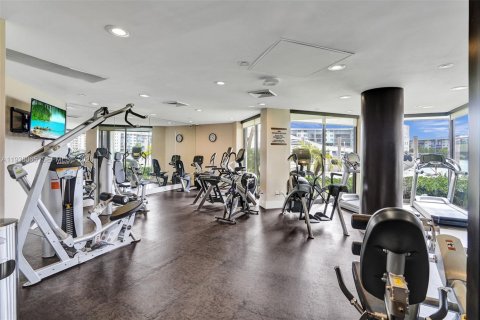 Condo in Aventura, Florida, 3 bedrooms  № 1996923 - photo 14