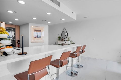 Copropriété à vendre à North Bay Village, Floride: 2 chambres, 98.57 m2 № 1949966 - photo 3