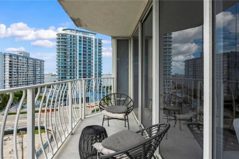 Copropriété à vendre à North Bay Village, Floride: 2 chambres, 98.57 m2 № 1949966 - photo 11