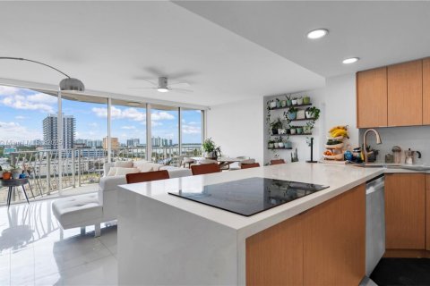 Copropriété à vendre à North Bay Village, Floride: 2 chambres, 98.57 m2 № 1949966 - photo 1