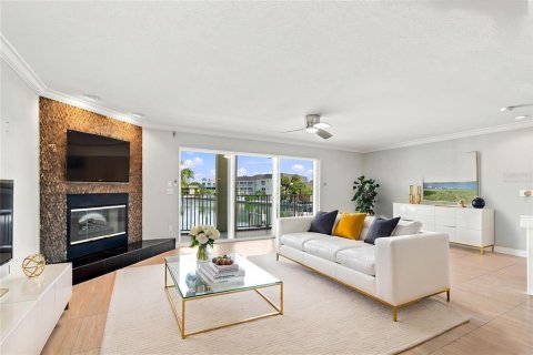 Adosado en venta en Treasure Island, Florida, 3 dormitorios, 227.42 m2 № 2360964 - foto 14