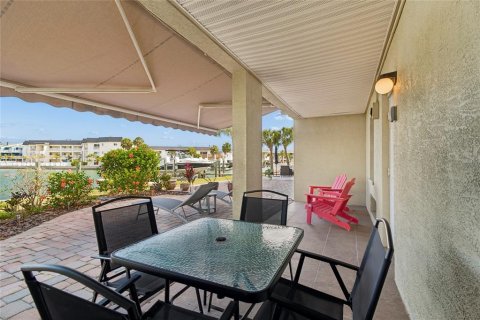Adosado en venta en Treasure Island, Florida, 3 dormitorios, 227.42 m2 № 2360964 - foto 13