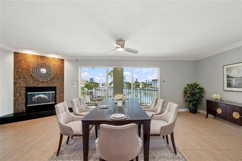 Adosado en venta en Treasure Island, Florida, 3 dormitorios, 227.42 m2 № 2360964 - foto 3