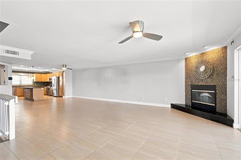 Adosado en venta en Treasure Island, Florida, 3 dormitorios, 227.42 m2 № 2360964 - foto 19