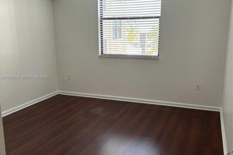 Condo in Hollywood, Florida, 2 bedrooms  № 2264584 - photo 7