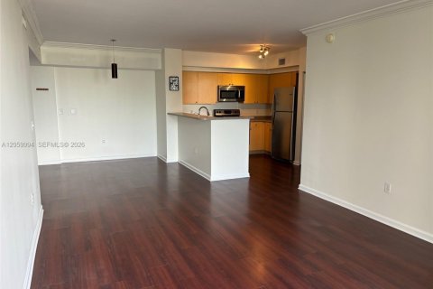 Condo in Hollywood, Florida, 2 bedrooms  № 2264584 - photo 2