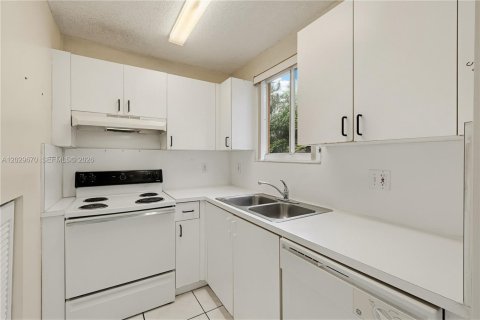 Condominio en venta en Miami, Florida, 2 dormitorios, 92.9 m2 № 2077689 - foto 9