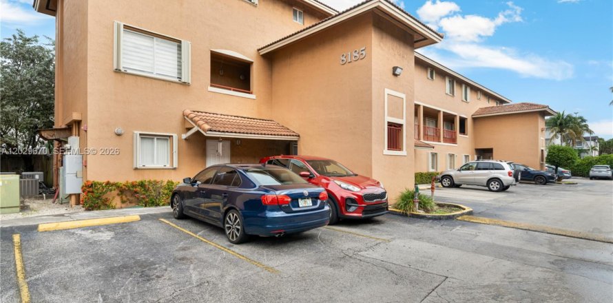 Condominio en Miami, Florida, 2 dormitorios  № 2077689