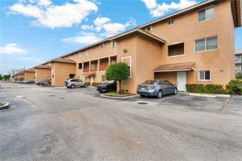 Condominio en venta en Miami, Florida, 2 dormitorios, 92.9 m2 № 2077689 - foto 2