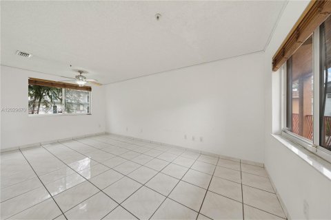 Condominio en venta en Miami, Florida, 2 dormitorios, 92.9 m2 № 2077689 - foto 5
